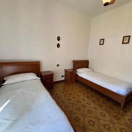 Apartment At Few Steps From The - Larihome A16 *