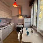 At Few Steps From The - Larihome A16 *