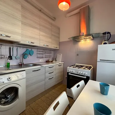 At Few Steps From The - Larihome A16 Apartment *