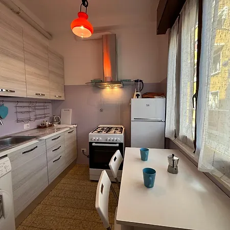 At Few Steps From The - Larihome A16 *