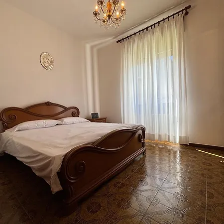 At Few Steps From The - Larihome A16 Apartmán *