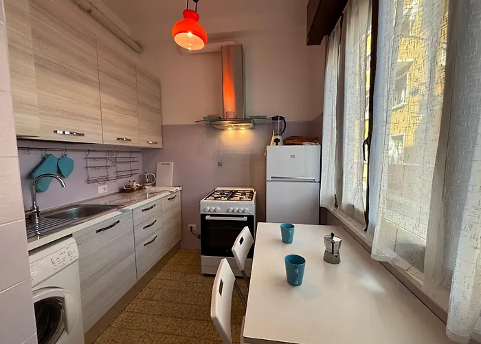 At Few Steps From The - Larihome A16 *