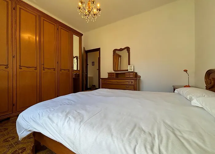 At Few Steps From The - Larihome A16 *