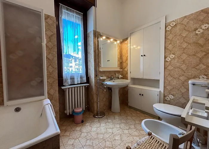 At Few Steps From The - Larihome A16 Apartamento Dongo